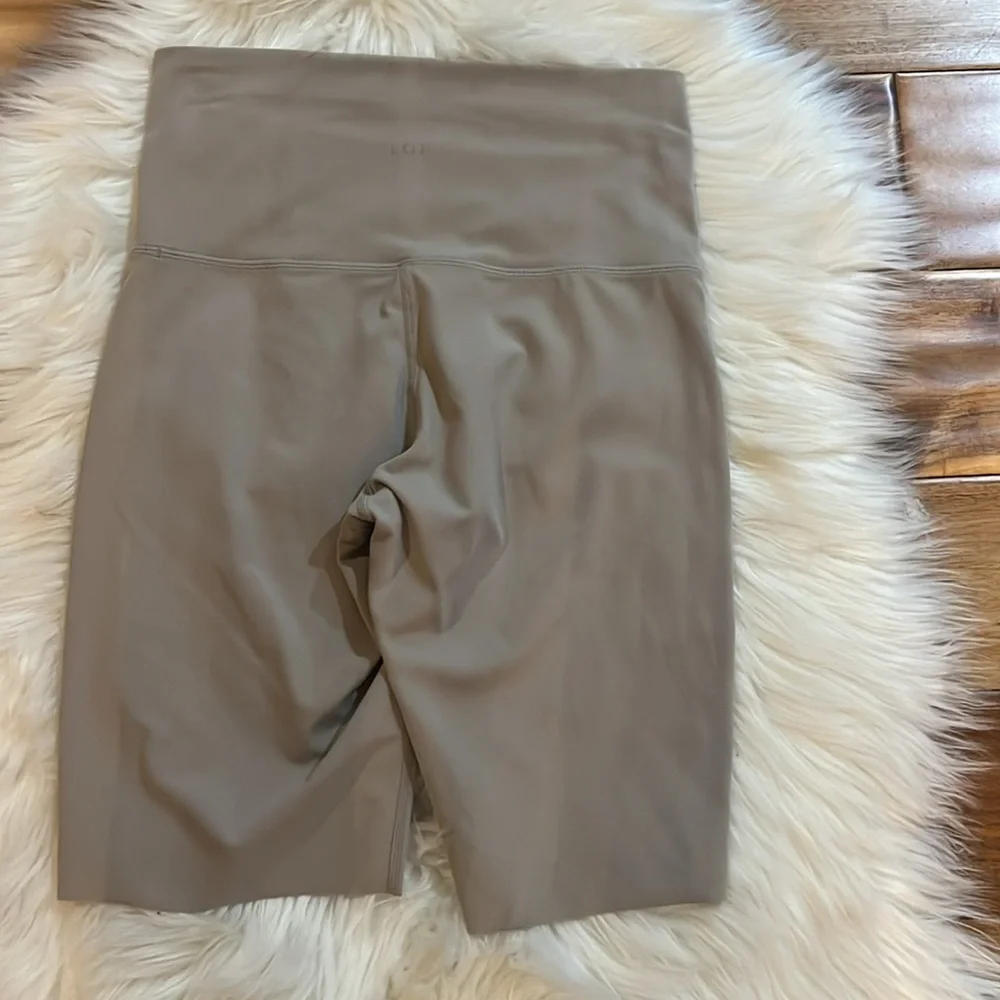 Left on Friday Super Moves Short 9” NWOT Sz Small - Picture 7 of 10